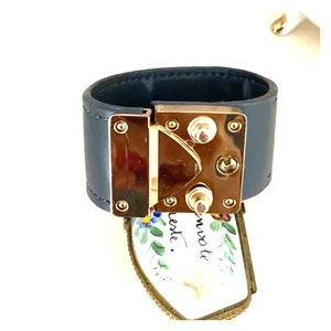 Leather cuff with Buckle